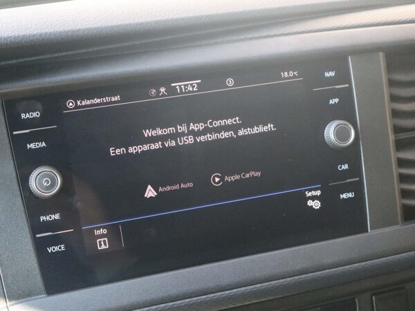 Apple Carplay/Android Auto Apple Carplay/Android Auto