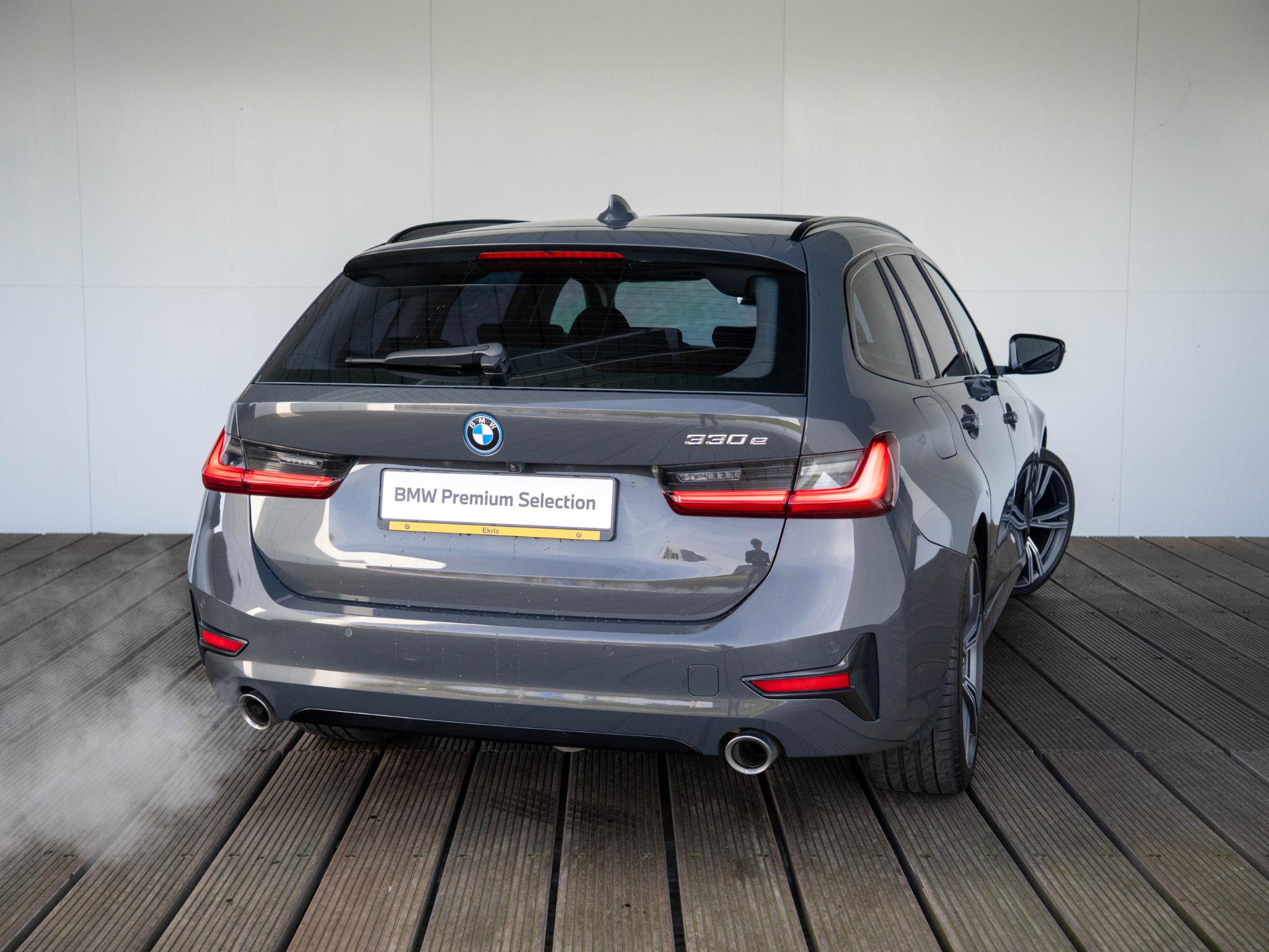 BMW 3 Serie Touring 330e - Afbeelding 2