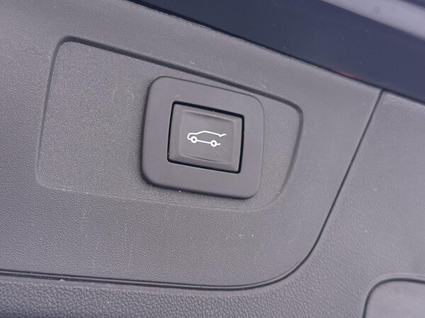 elektrisch bedienbare achterklep met sensorsturing