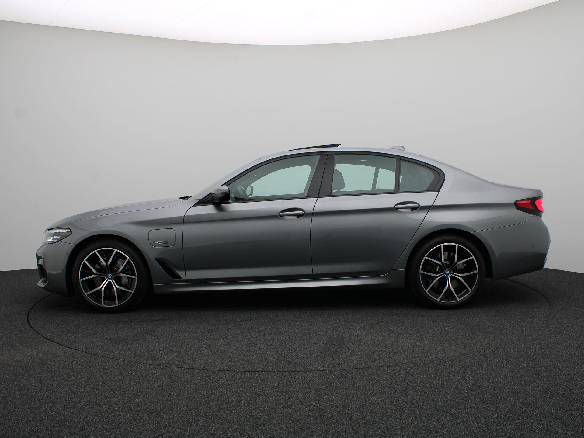 BMW 5 Serie Sedan 545e xDrive - Afbeelding 4
