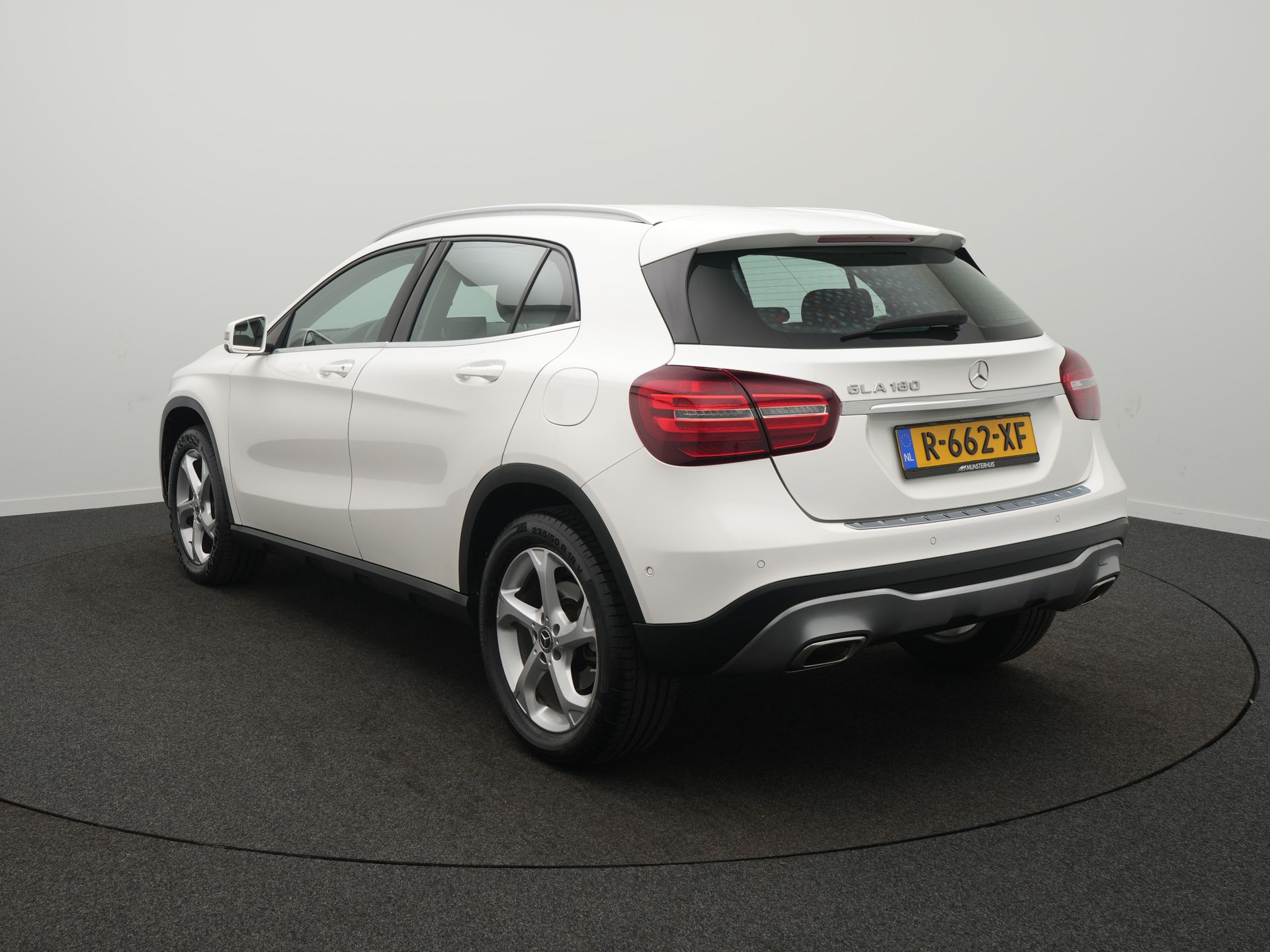 Mercedes-Benz GLA 180 Premium Plus - Afbeelding 4