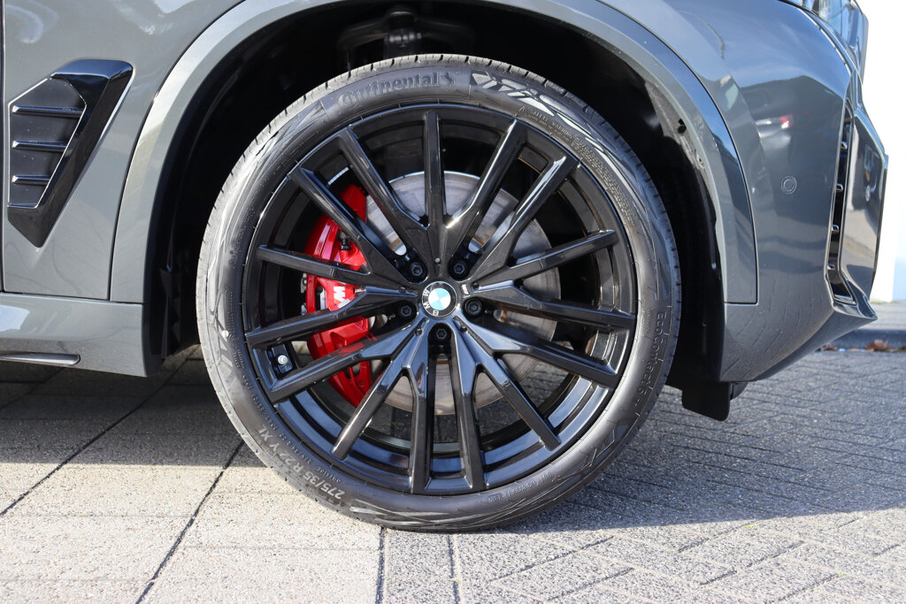 BMW X5 8