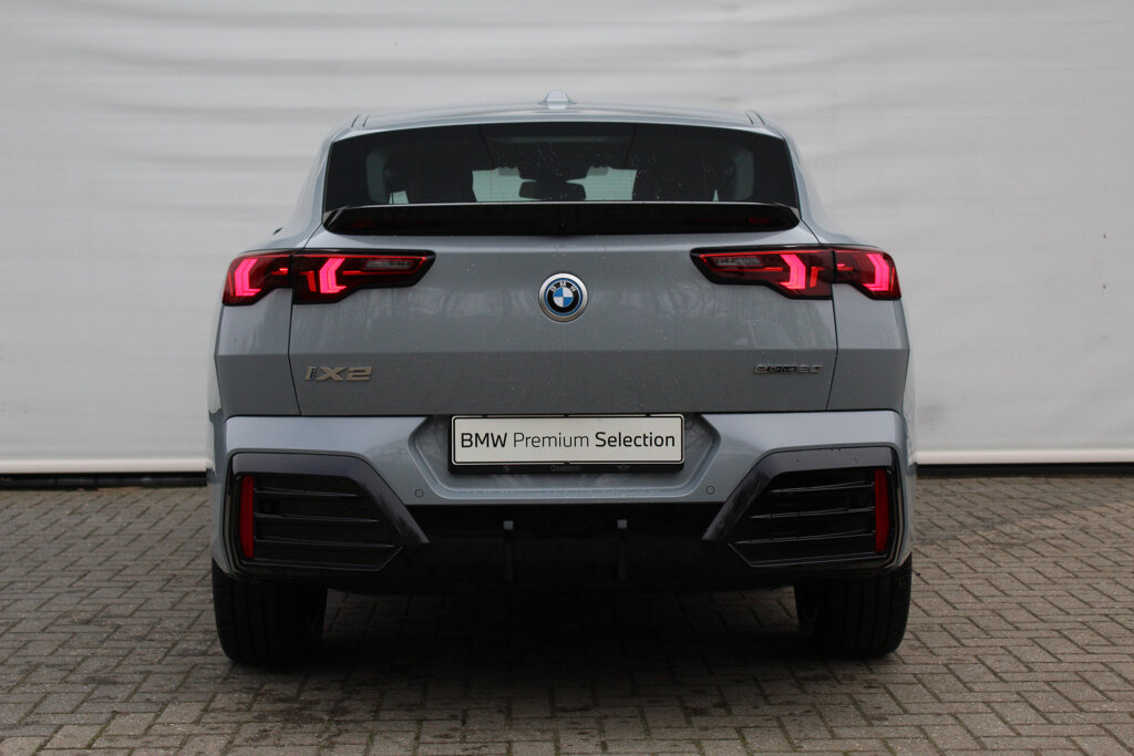 BMW iX2 6