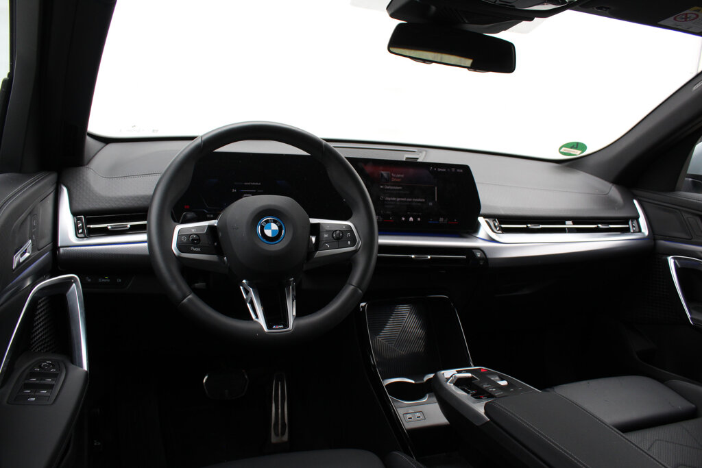 BMW iX2 12