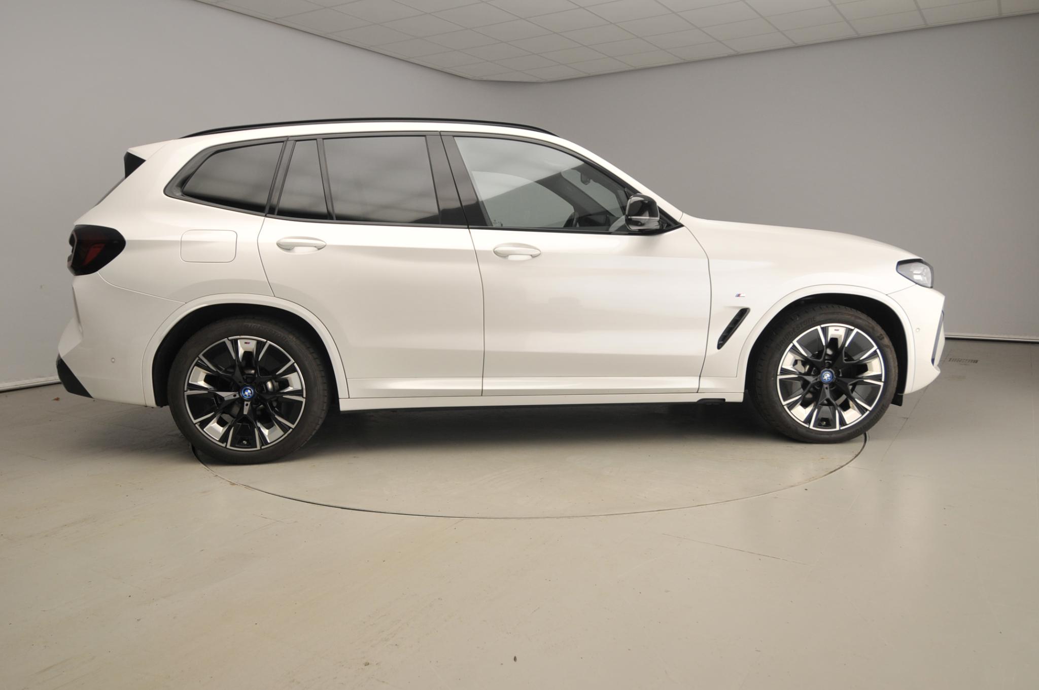 BMW iX3 High Executive 80 kWh - Afbeelding 4