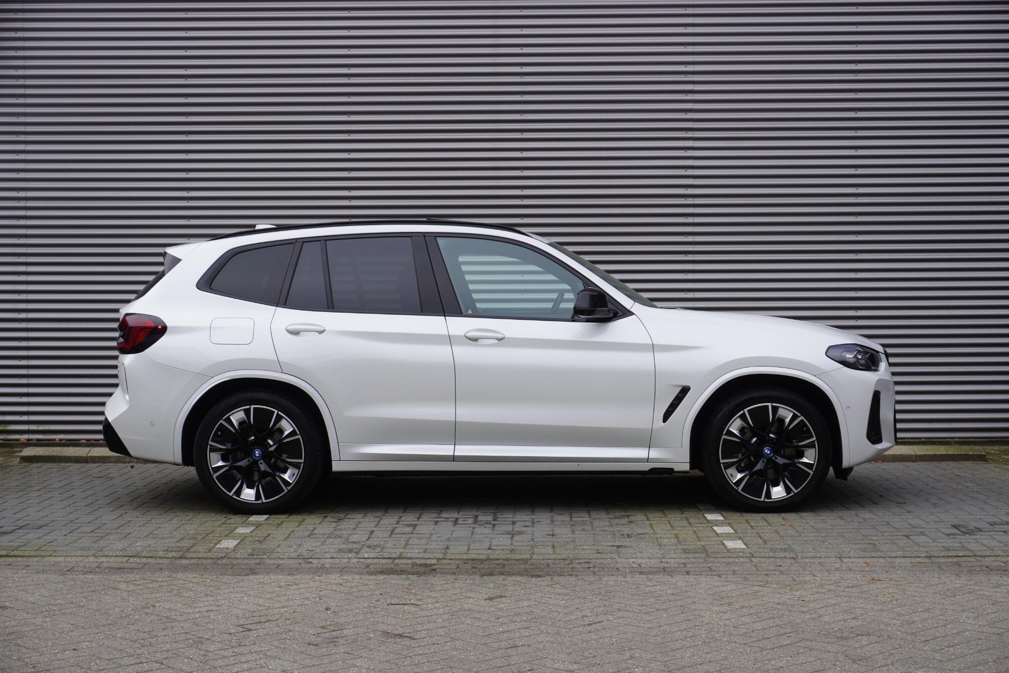 BMW iX3  - Afbeelding 4