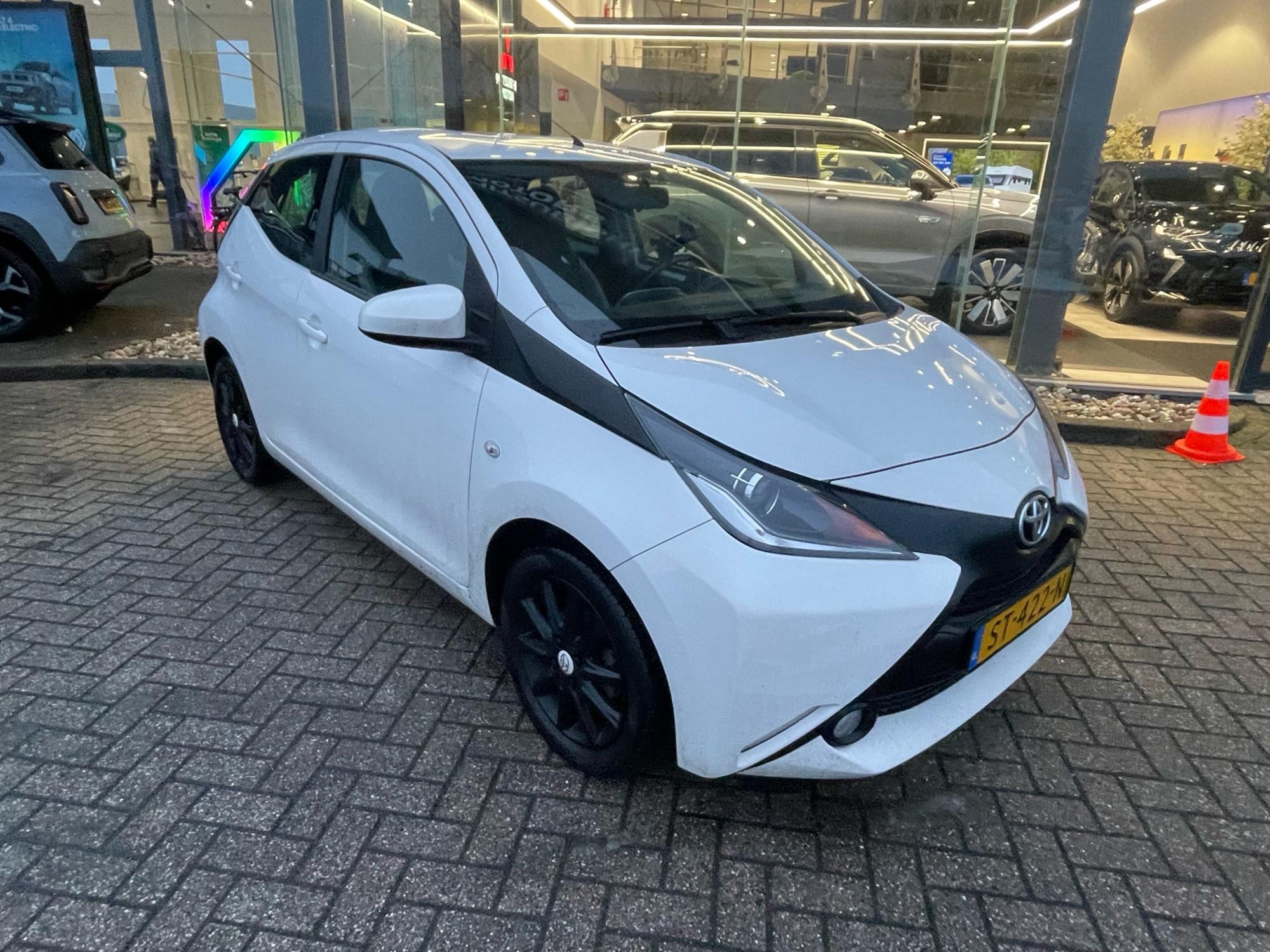Toyota Aygo 1.0 VVT-i x-play - Afbeelding 2