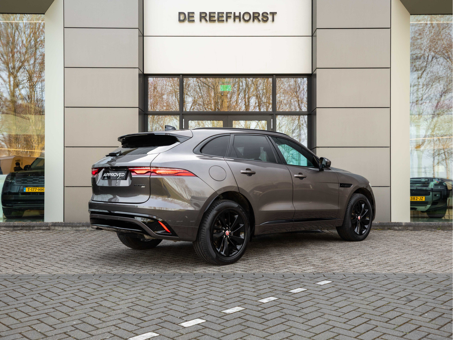 Jaguar F-PACE P400e PHEV R-Dynamic S - Afbeelding 2