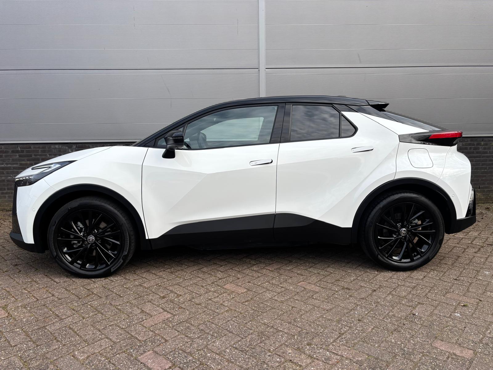Toyota C-HR 2.0 Plug-in Hybrid 220 GR SPORT PLUS - Afbeelding 2