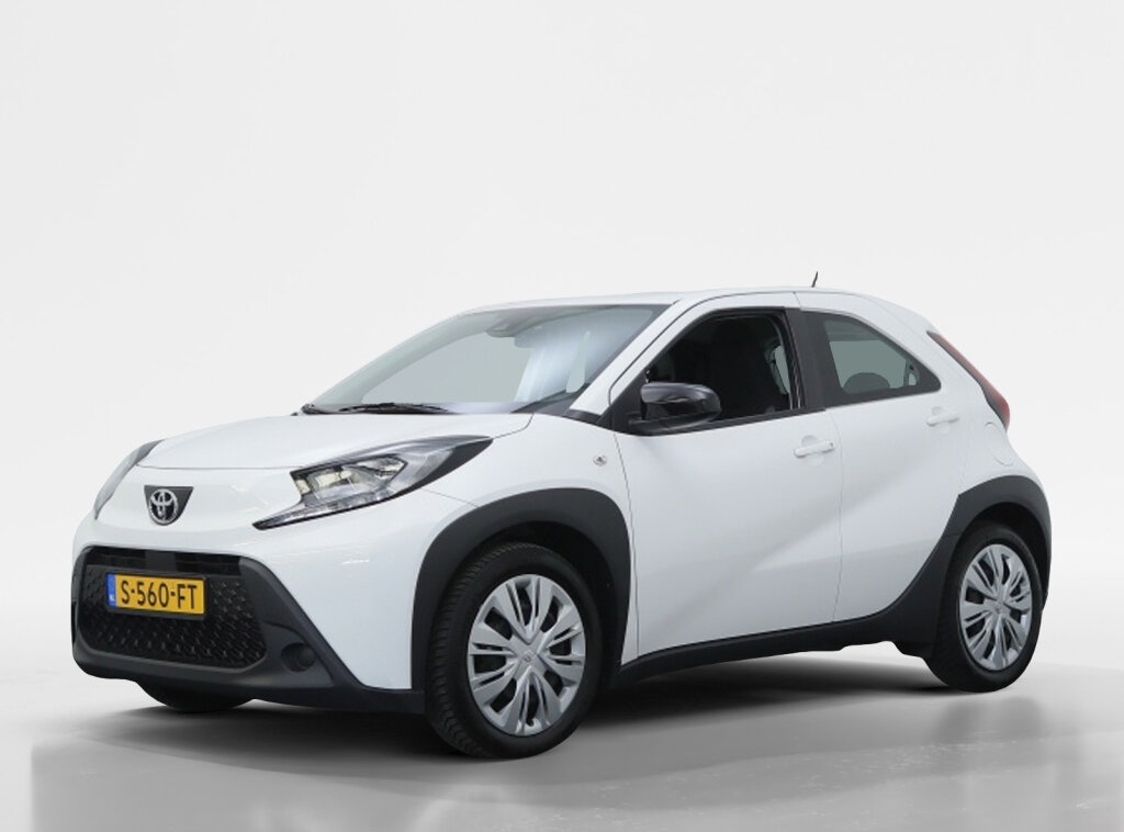 Toyota Aygo X 1.0 VVT-i MT Play | Carplay | All Seasons | Achteruitrijcamera |