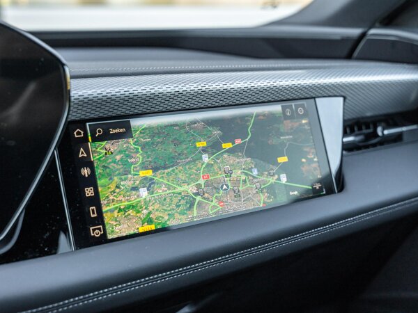 multimedia scherm passagier