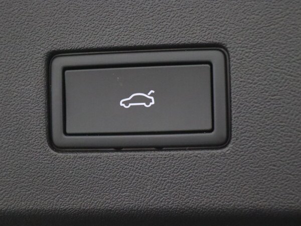 elektrisch bedienbare achterklep met sensorsturing