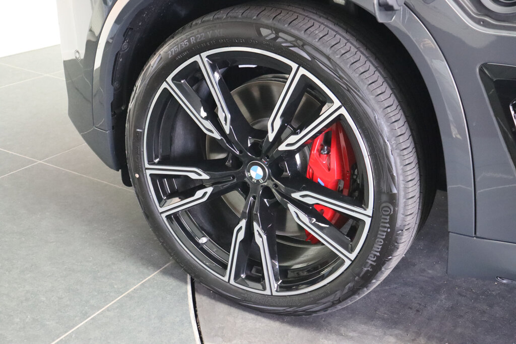 BMW X5 8