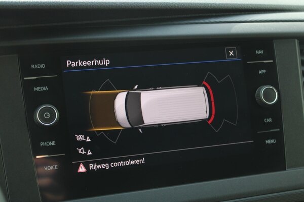 Parkeerhulp voor en achter Parkeerhulp voor en achter