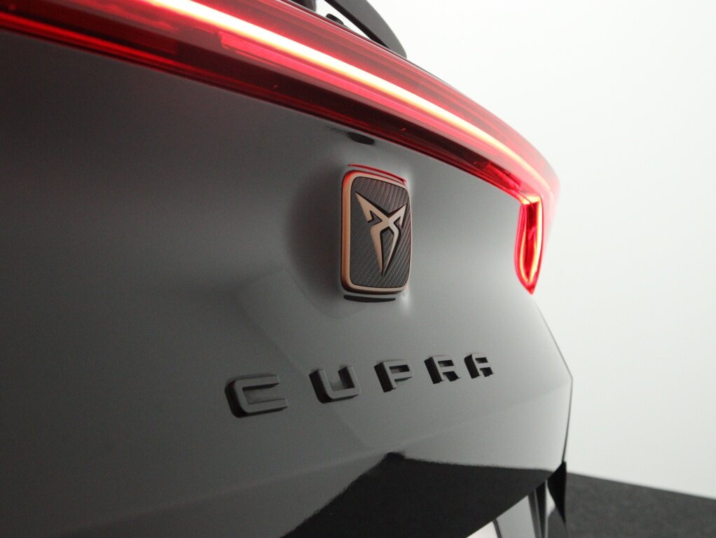 CUPRA Formentor 1.4 TSI e-Hybrid Essential | Carplay navigatie | Cruise control - Afbeelding 3