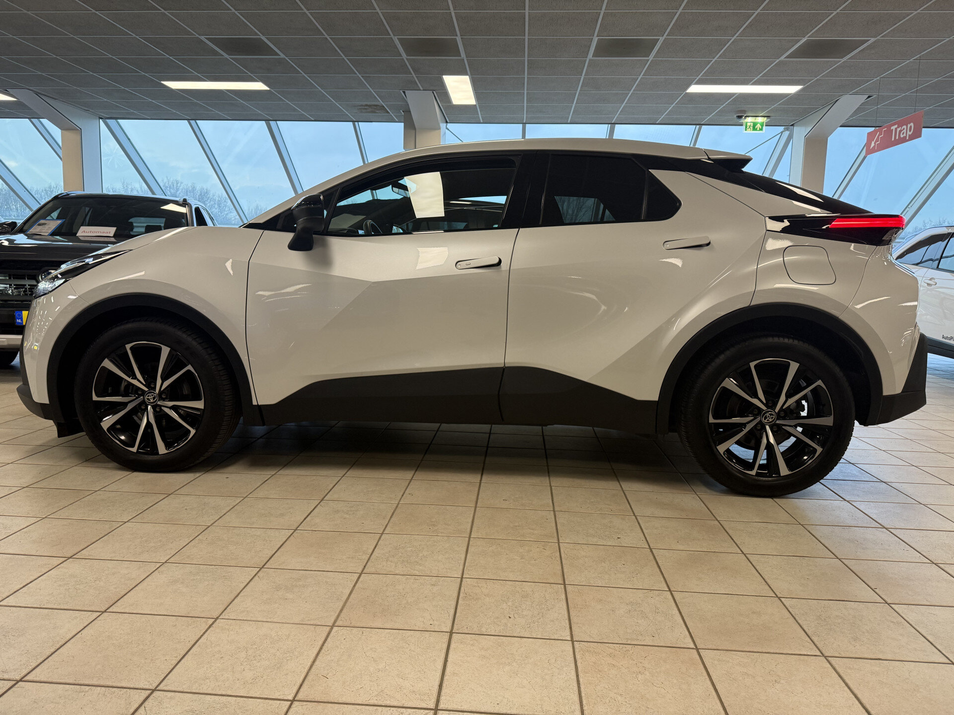 Toyota C-HR 1.8 Hybrid 140 Dynamic - Afbeelding 3