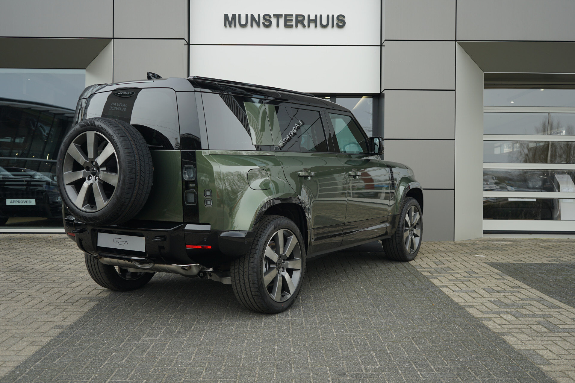 Land Rover Defender 110 P300e 110 X-Dynamic HSE - Afbeelding 2