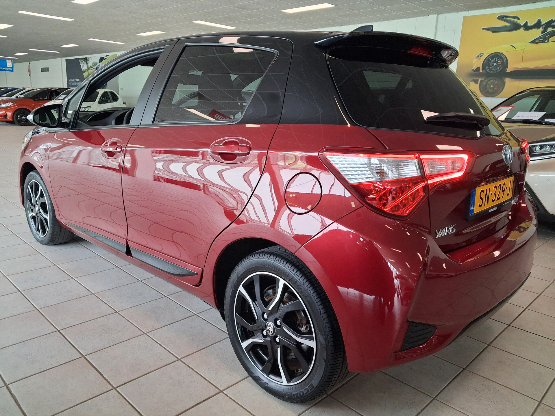 Toyota Yaris 1.5 Hybrid Bi-Tone Plus - Afbeelding 4