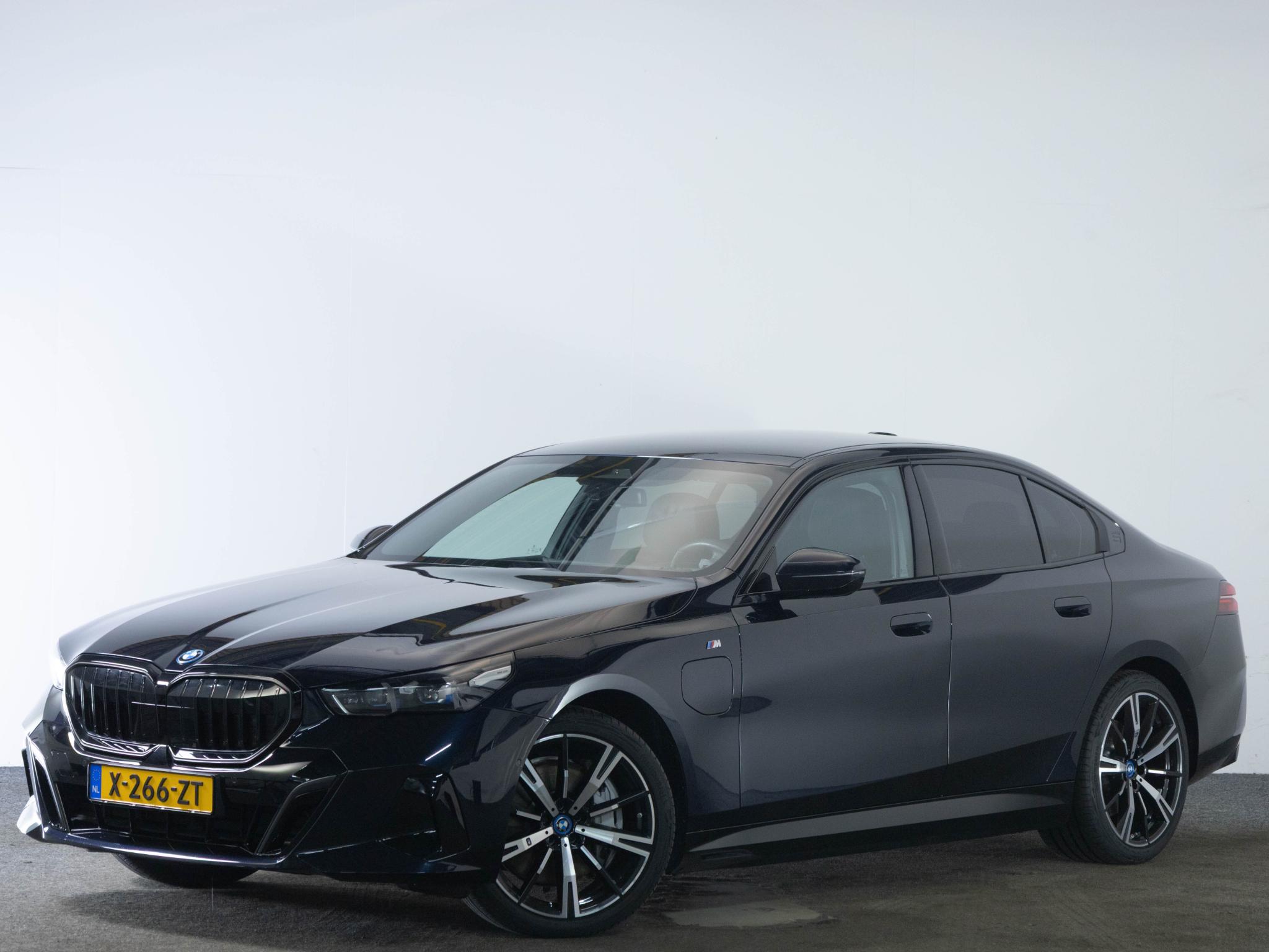 BMW 5 Serie 550e 490 PK M-Sport xDrive - Afbeelding 4