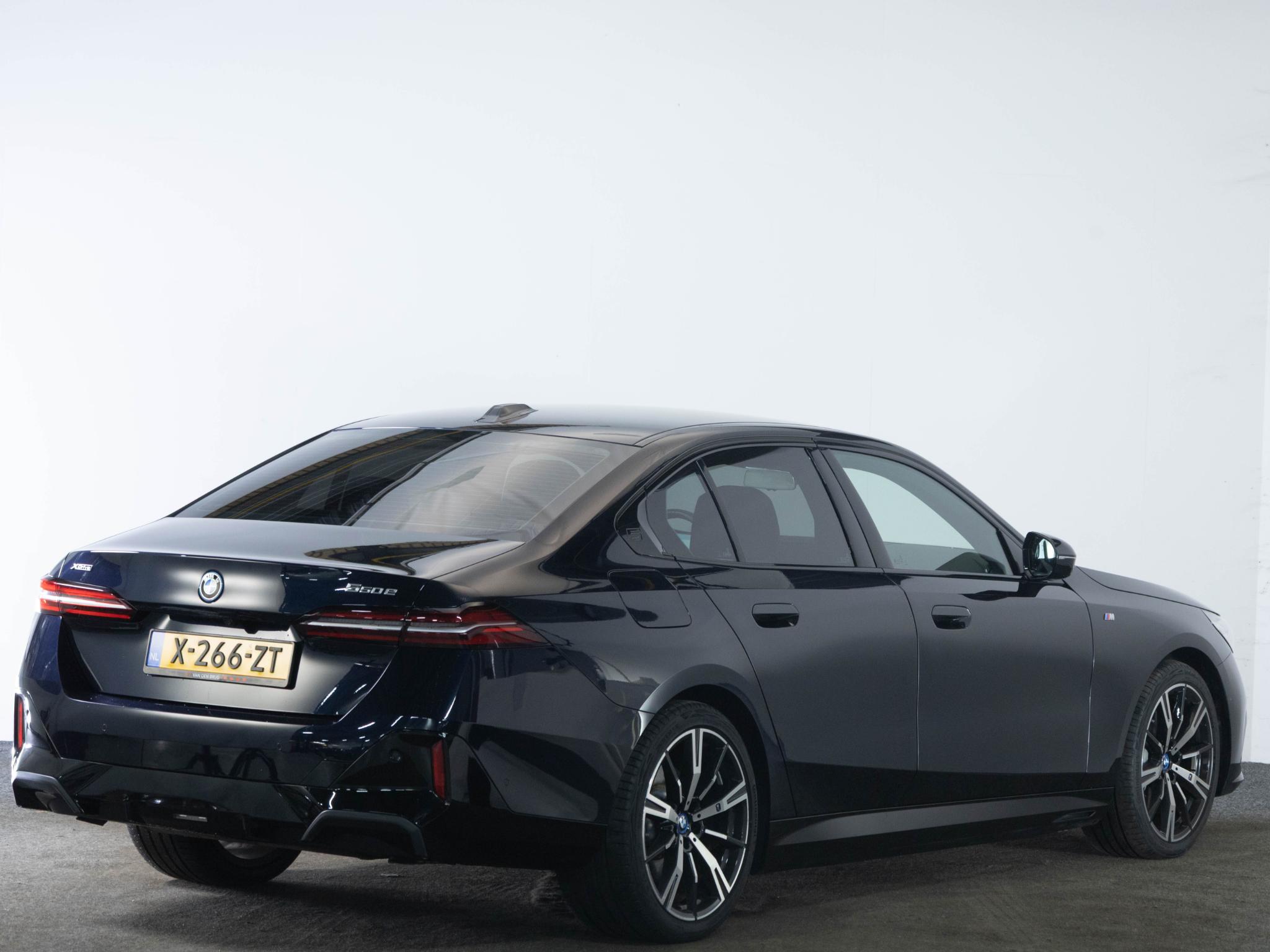 BMW 5 Serie 550e 490 PK M-Sport xDrive - Afbeelding 5