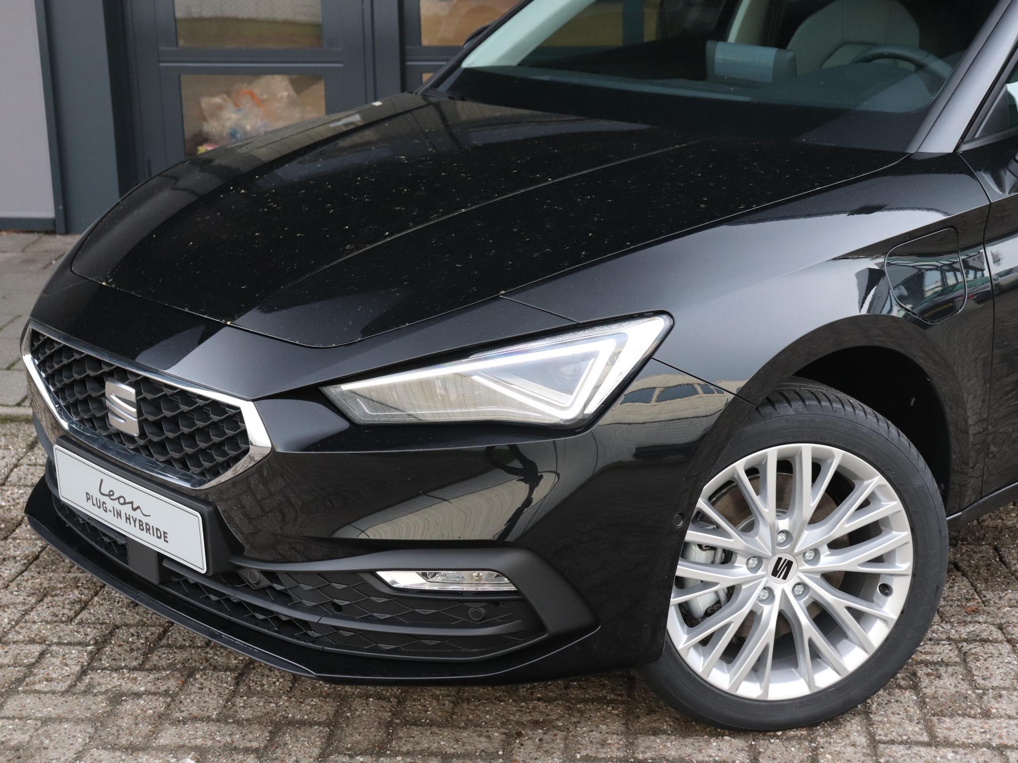SEAT Leon Sportstourer Style Business Intense 1.5 TSI eHybrid 150 kW / 20 - Afbeelding 4