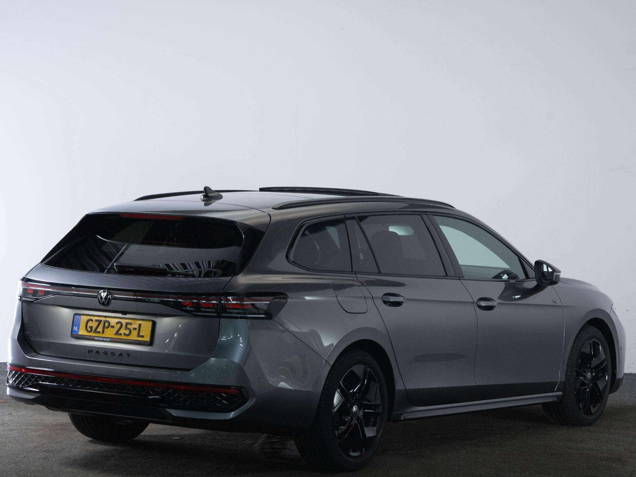 Volkswagen Passat Variant R-Line 1.5 eTSI 150 PK - Afbeelding 5