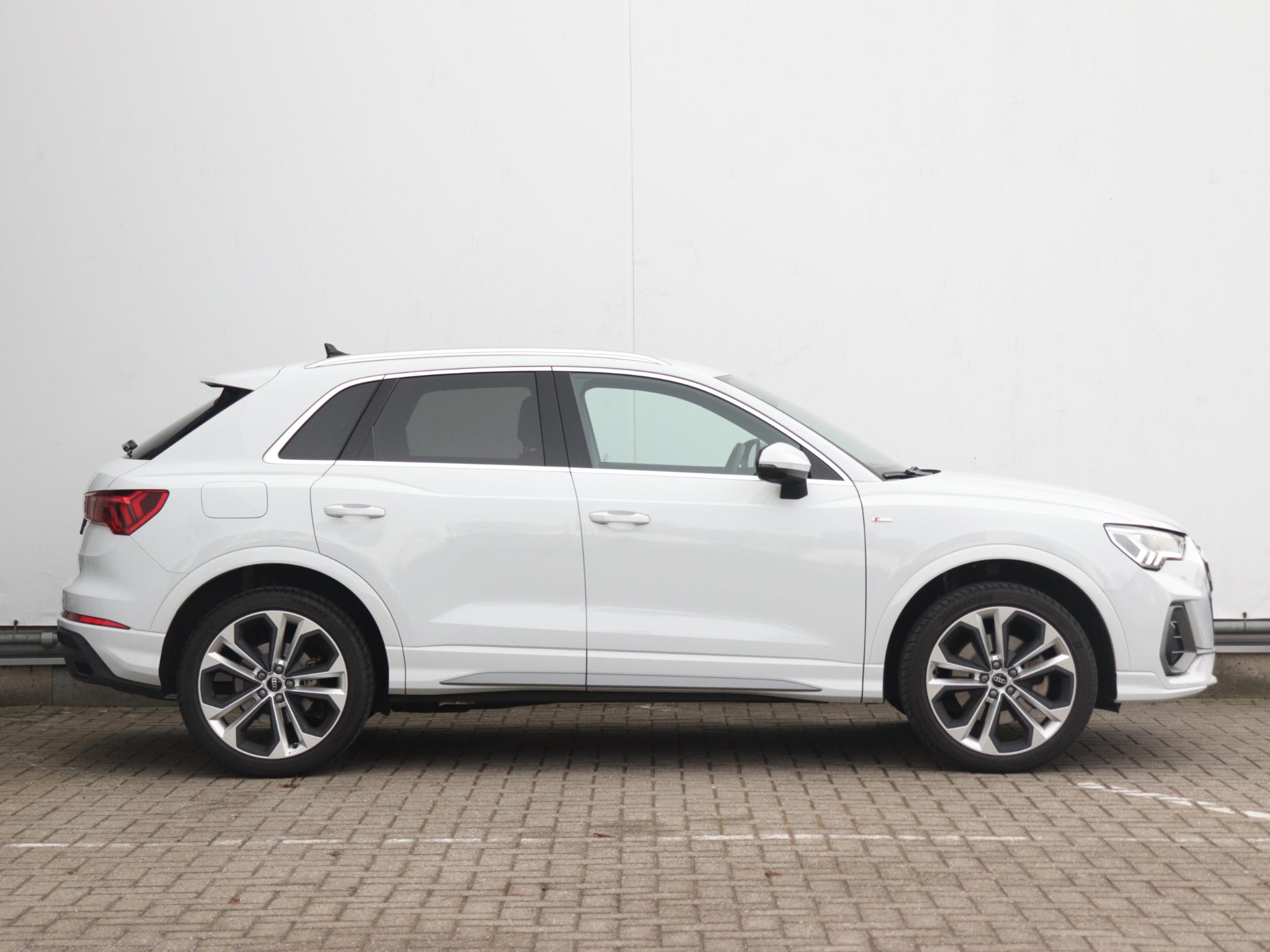 Audi Q3 45 TFSI e S edition - Afbeelding 2