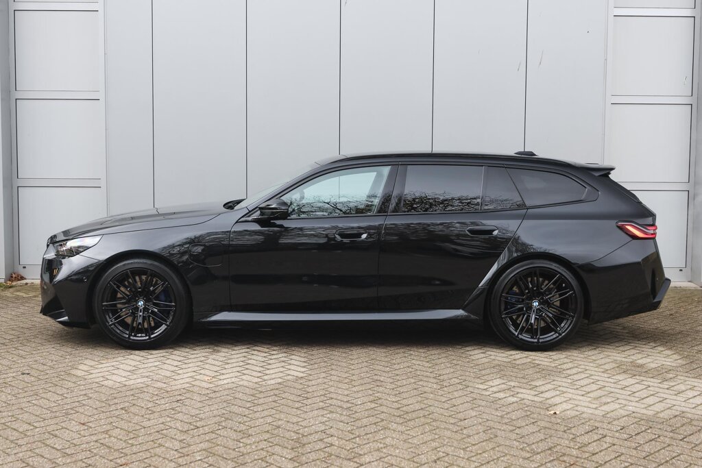 BMW M5 7