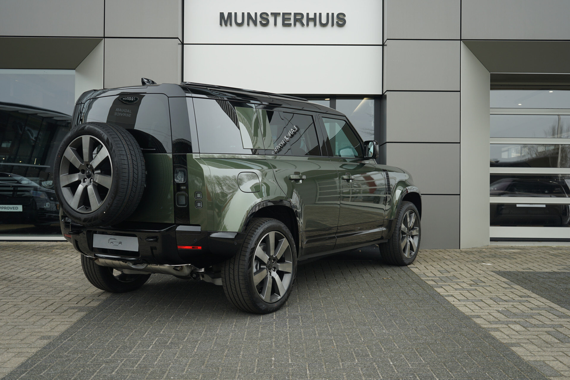 Land Rover Defender 110 P300e 110 X-Dynamic HSE - Afbeelding 2