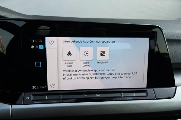 Apple Carplay/Android Auto Apple Carplay/Android Auto