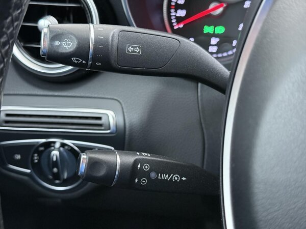 Cruisecontrol met HOLD-functie en variabele snelheidsbegrenzing SPEEDTRONIC
