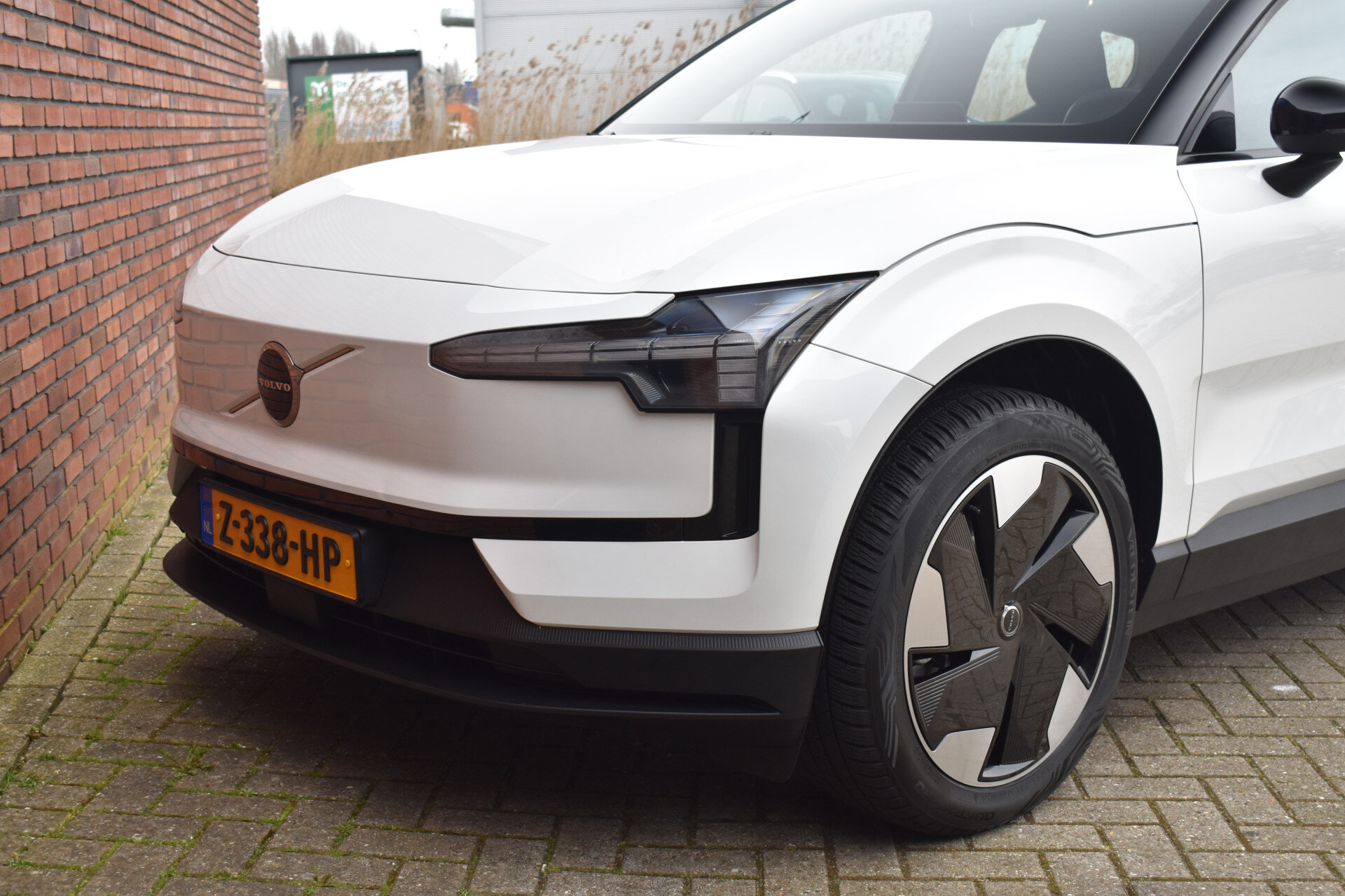 Volvo EX30 Extended Range 272PK Plus 69 kWh - Afbeelding 3