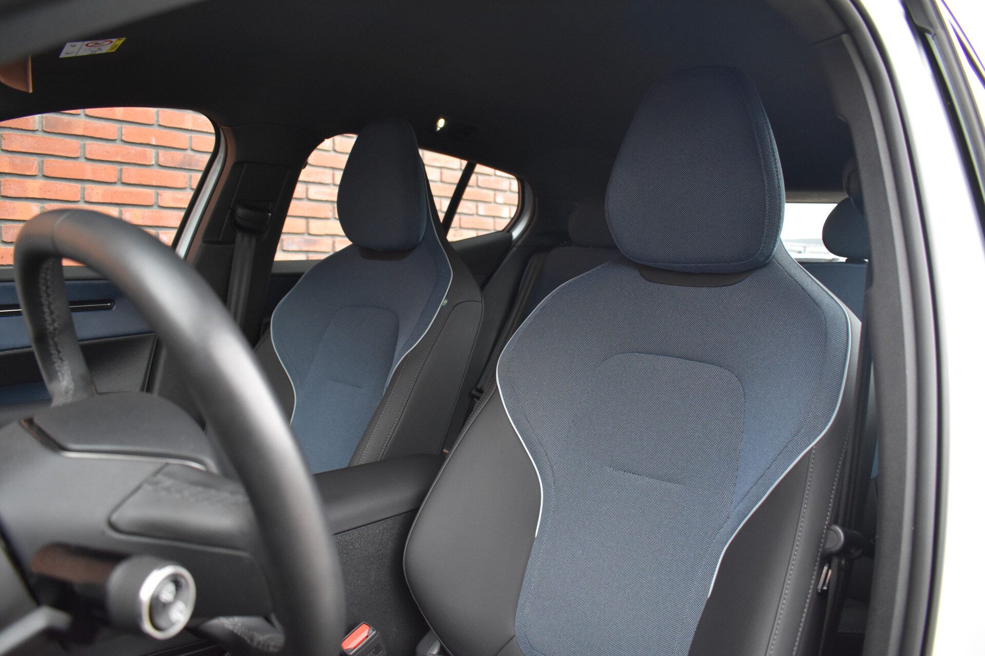 Volvo EX30 Extended Range 272PK Plus 69 kWh - Afbeelding 5