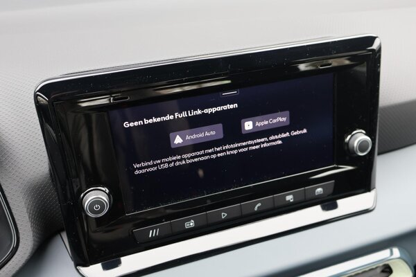 Apple Carplay/Android Auto