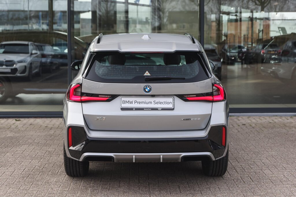 BMW X1 6
