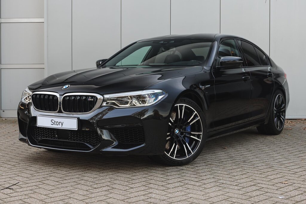 BMW M5 1