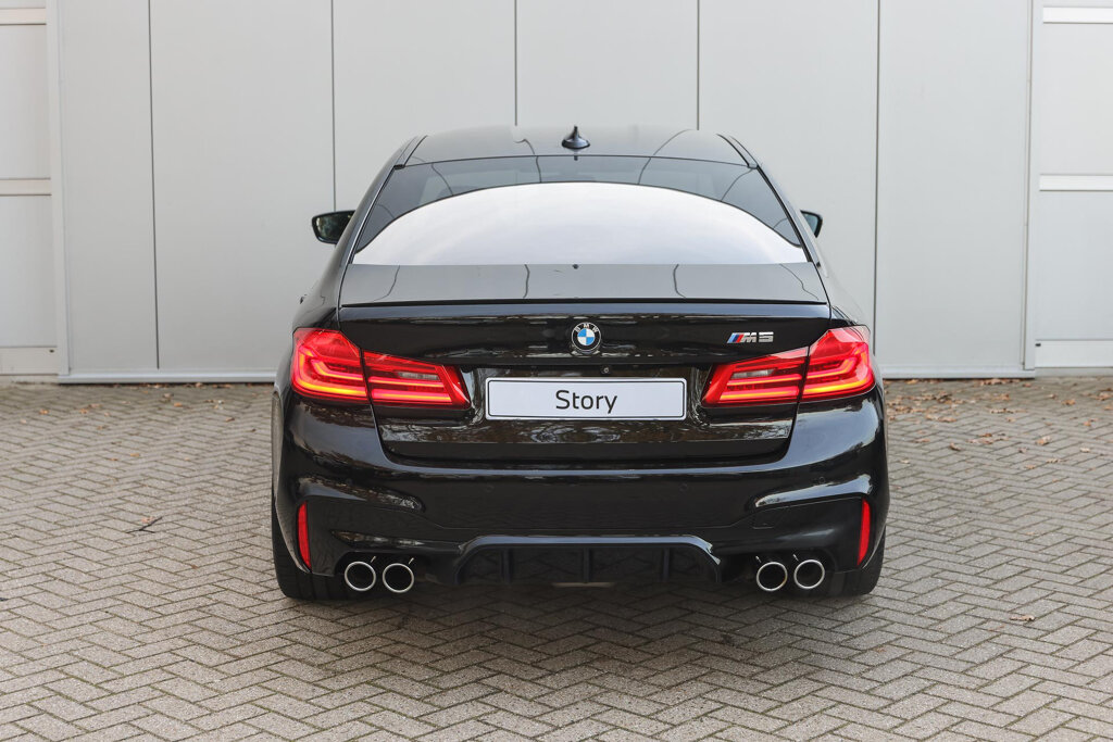 BMW M5 7