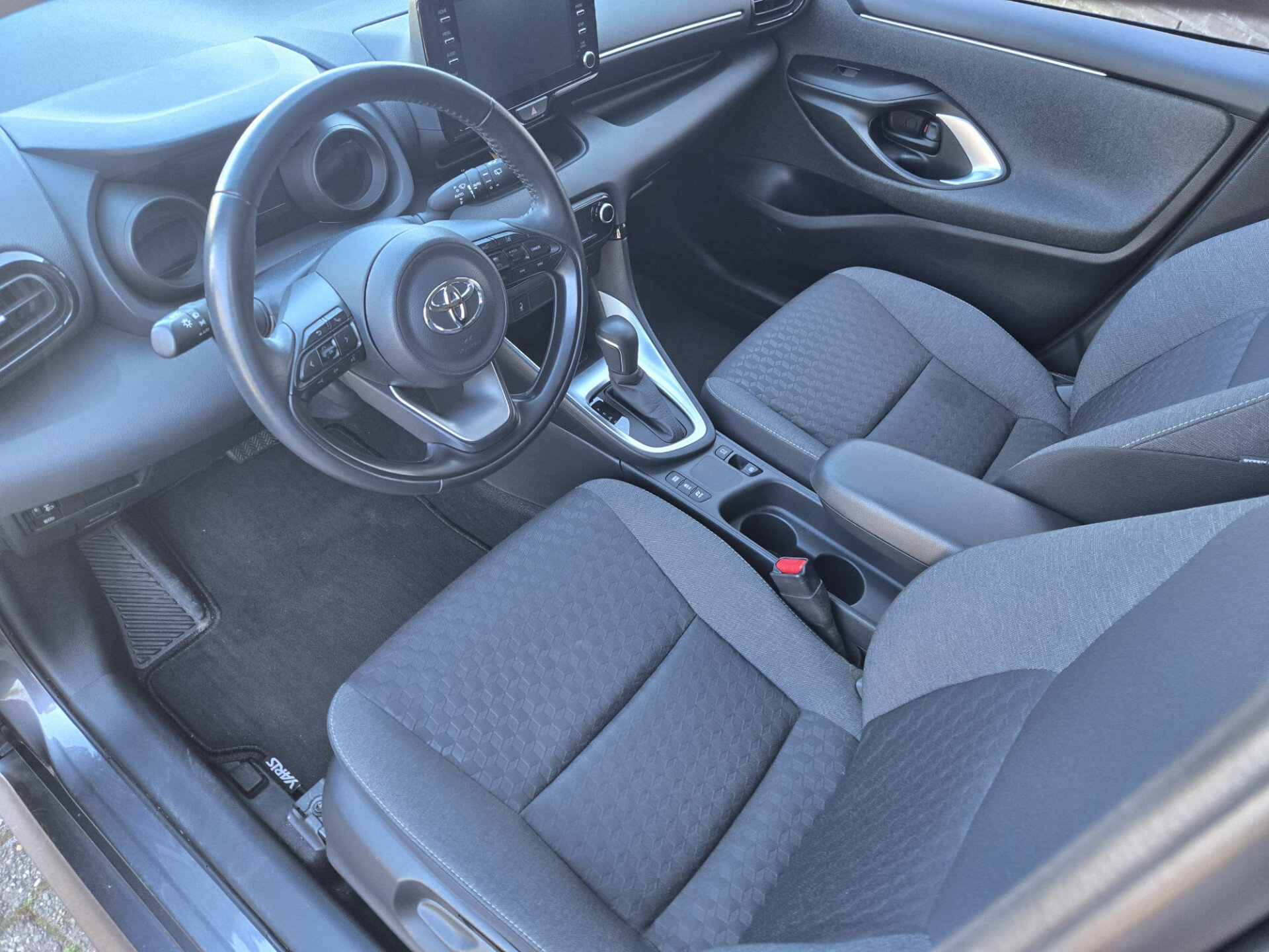 Toyota Yaris 1.5 Hybrid Dynamic Limited, Trekhaak - Afbeelding 3