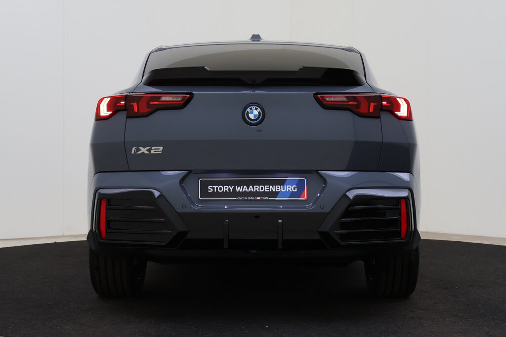 BMW iX2 5