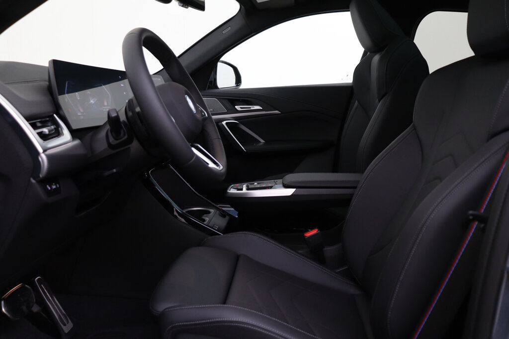 BMW iX2 12