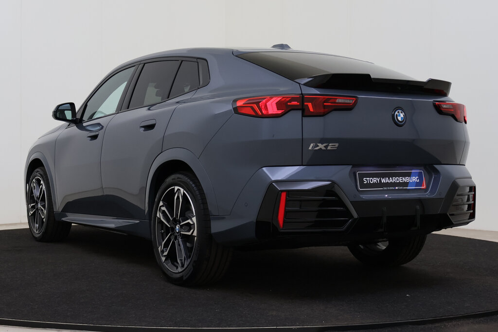 BMW iX2 15