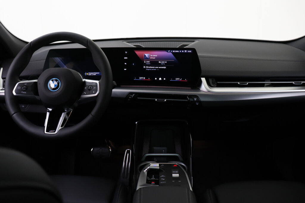 BMW iX2 22