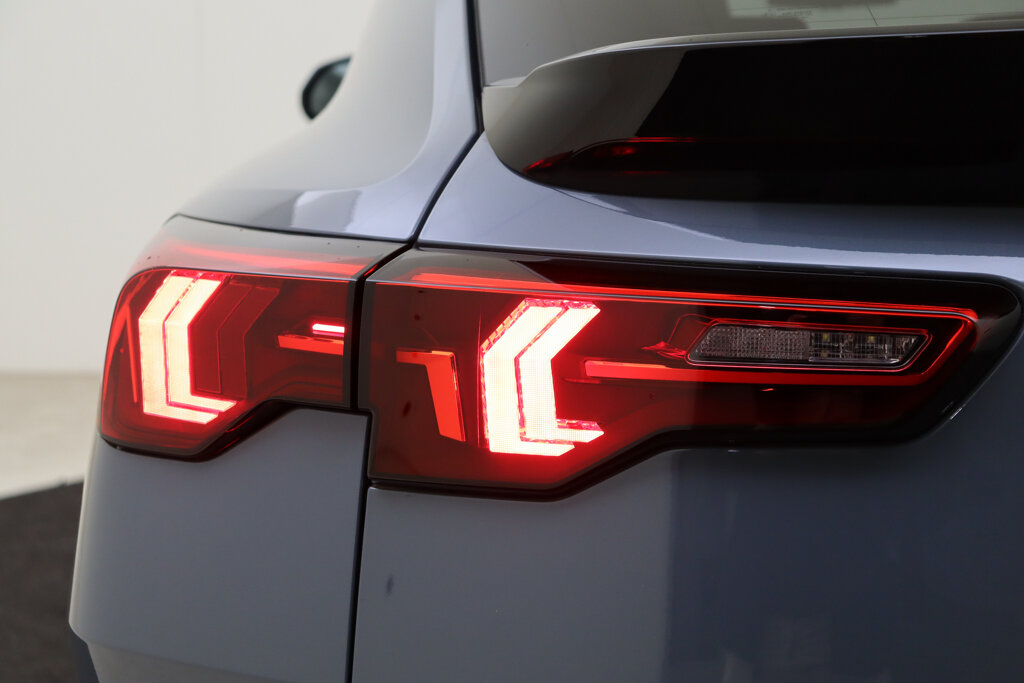 BMW iX2 38