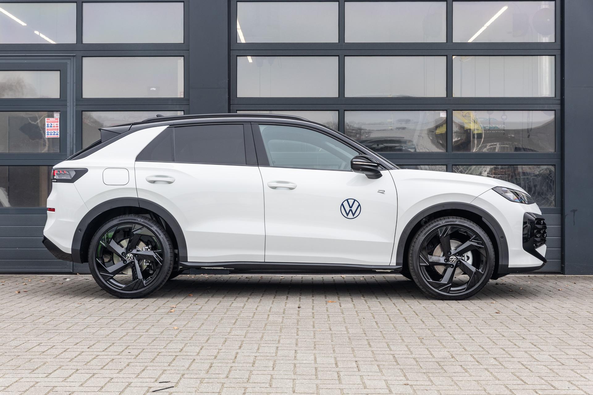 Volkswagen T-Roc 1.5 eTsi 150pk DSG R-Line First Edition - Afbeelding 3