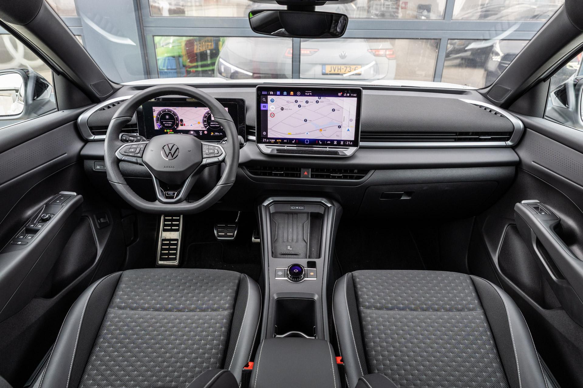 Volkswagen T-Roc 1.5 eTsi 150pk DSG R-Line First Edition - Afbeelding 5