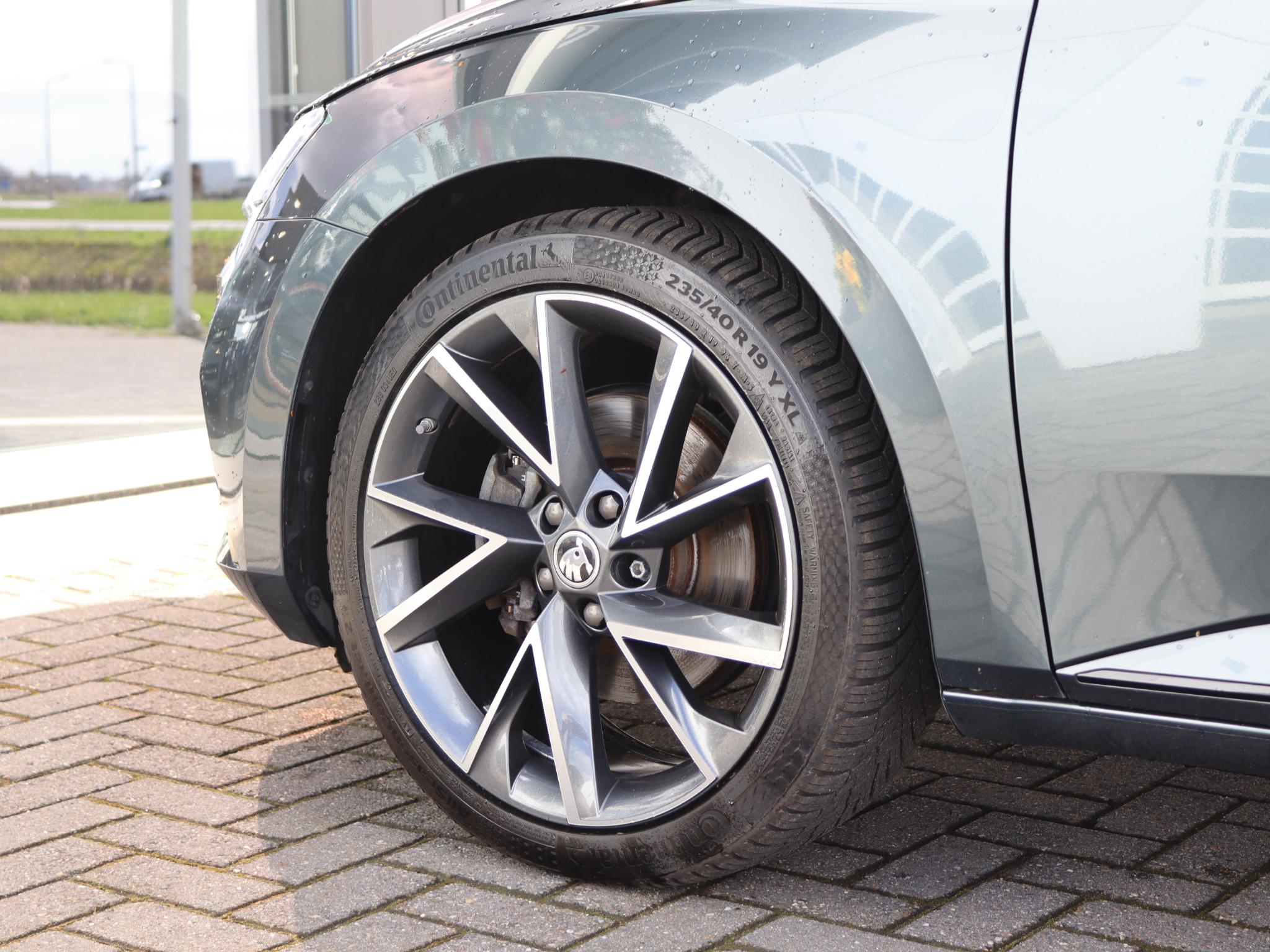 Škoda Superb Combi 1.4 TSI 218 pk DSG iV Sportline Business - Afbeelding 2