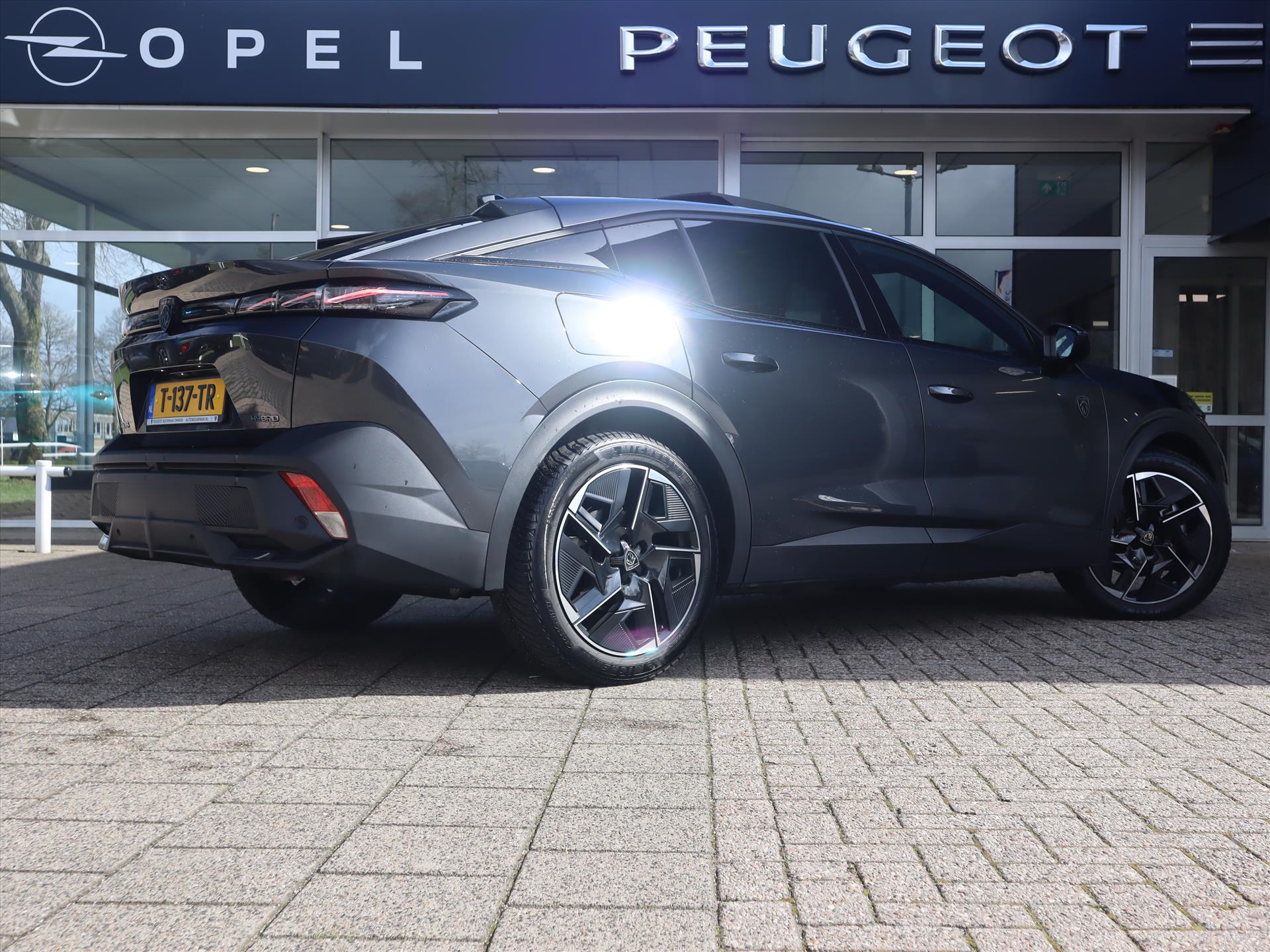 Peugeot 408 GT Plug-In Hybrid 225PK e-EAT8 automaat, Rijklaarprijs, Panoramadak Leder FOCAL 360° Camera 7,4 kW lader - Afbeelding 4