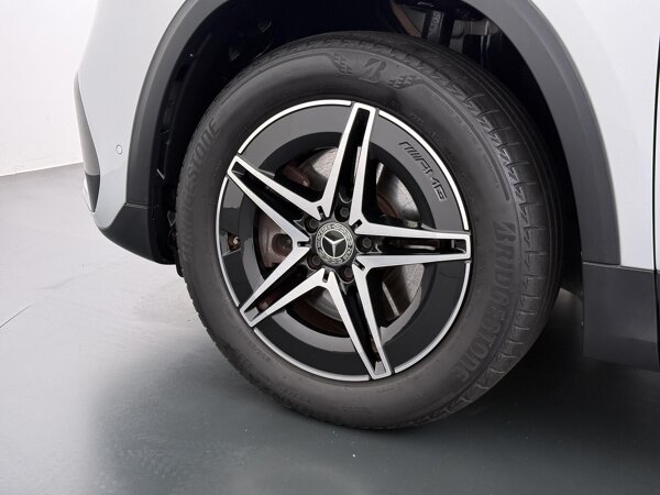 18" vijfspaaks lichtmetalen AMG-velgen 18" vijfspaaks lichtmetalen AMG-velgen