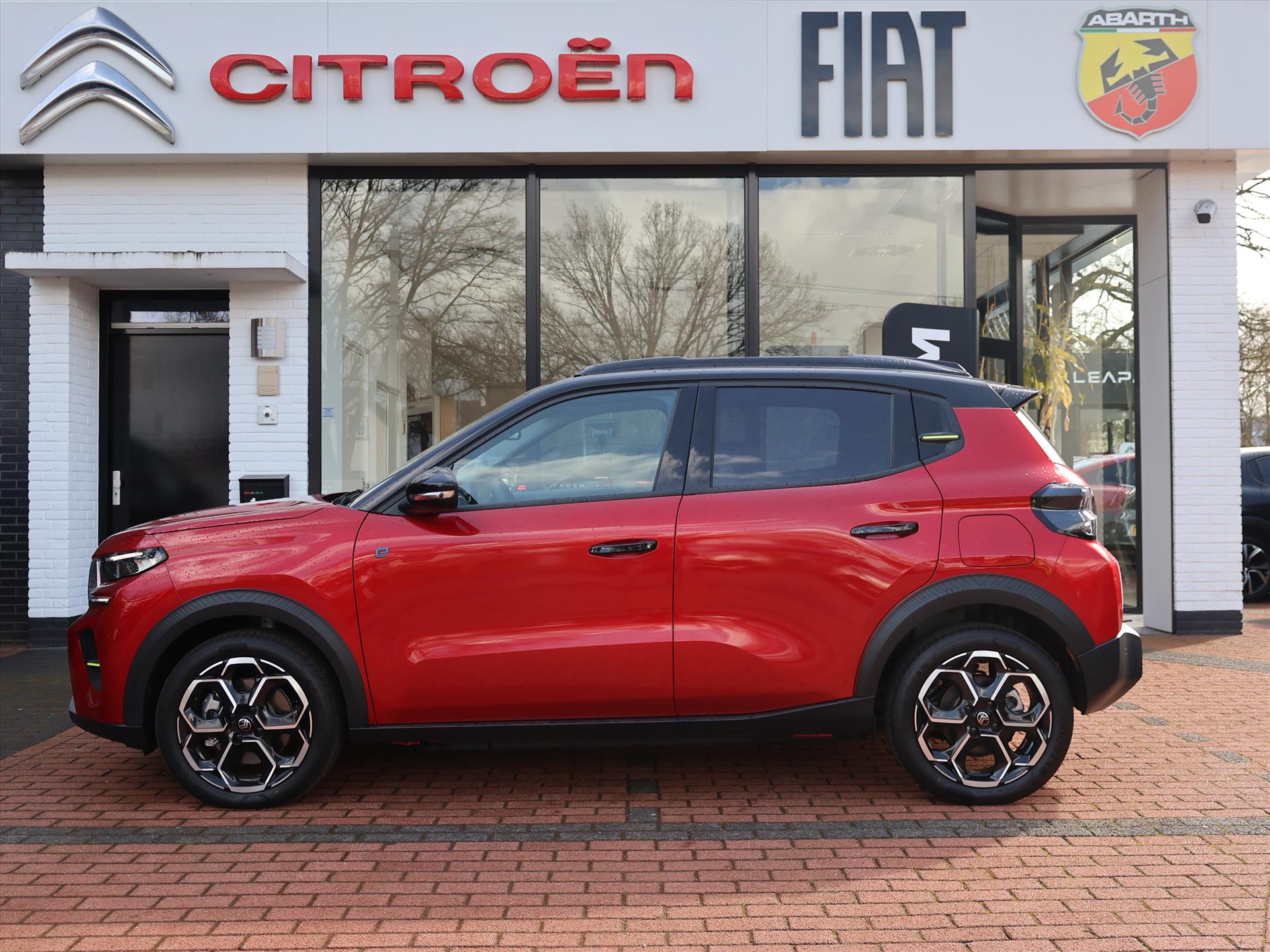 Citroën ë-C3 EV 44kWh 113PK Automaat Max, Rijklaarprijs | Navigatie | Camera | DAB+ Tuner | Two Tone - Afbeelding 4