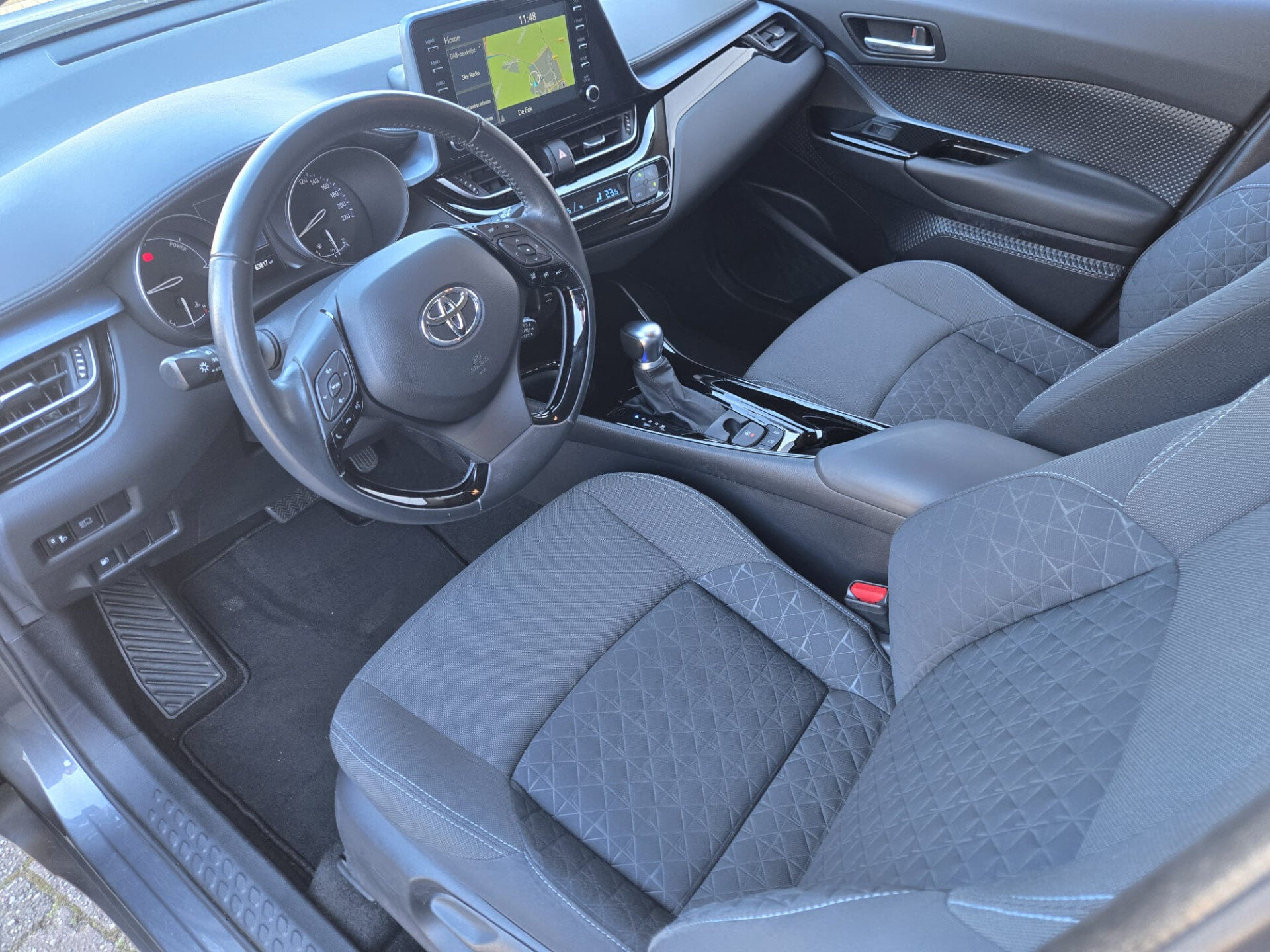 Toyota C-HR 1.8 Hybrid Dynamic, Trekhaak, Parkeersensoren - Afbeelding 3